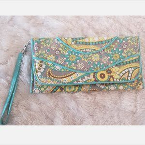 2/$68💗3/$81 NWOT VB Lemon Parfait Clutch/Wristlet